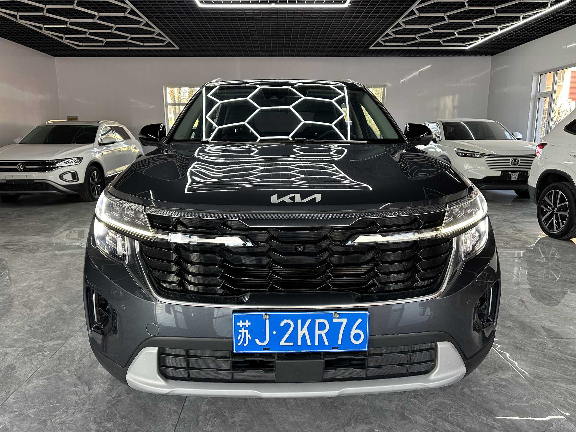 Kia Seltos 2023 #2 Kia Seltos 2023 изображение автомобиля #2