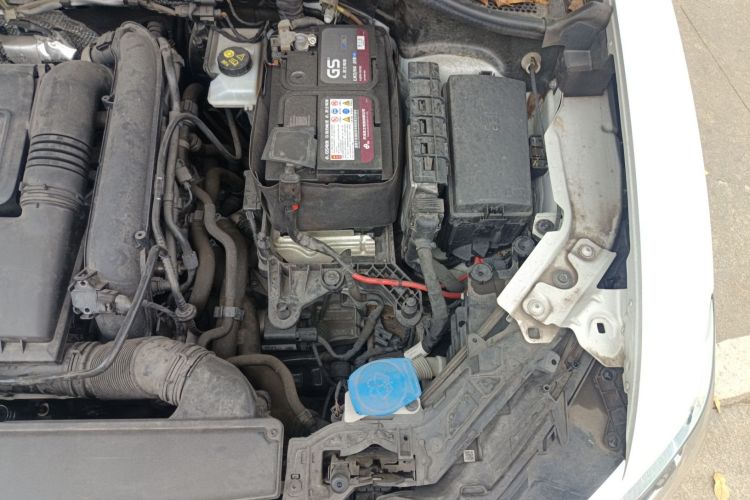 Audi Q3 2021 car image #29