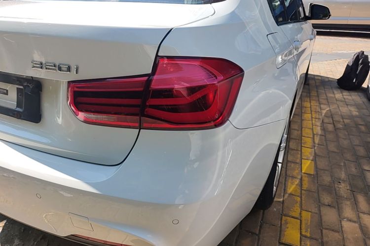 BMW 3 Series 2017 car image #8