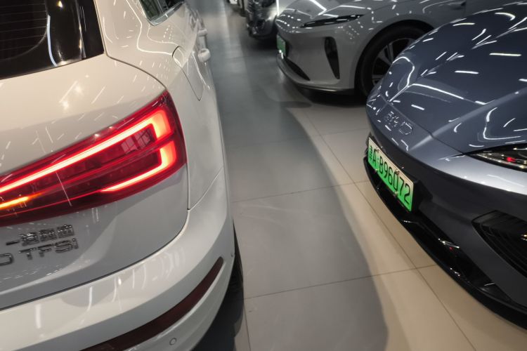 Audi Q3 2018 image de voiture #8