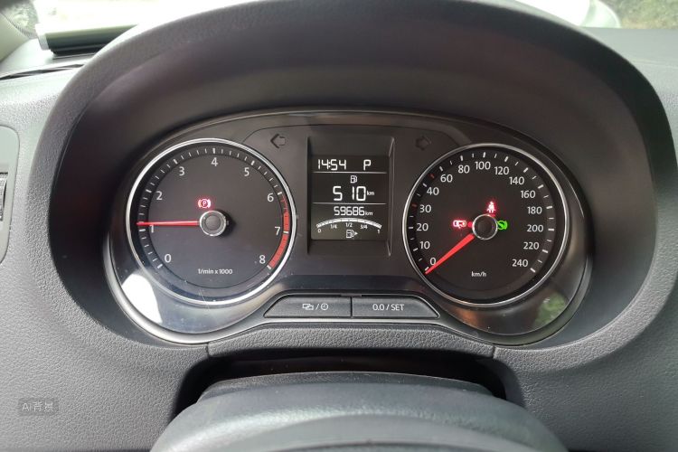 Volkswagen Polo 2015 #13 Volkswagen Polo 2015 car image #13