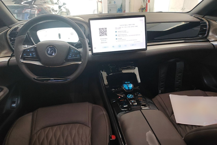 BYD Han 2023 car image #10
