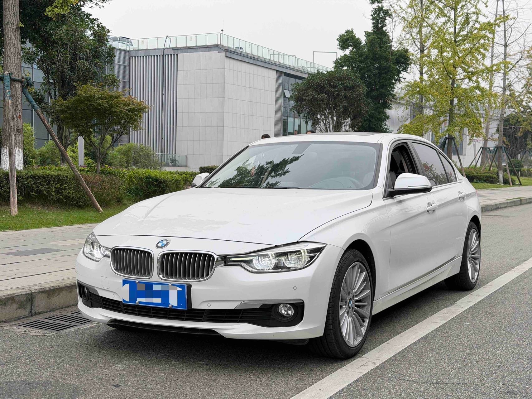 BMW 3 Series 2018 BMW 3 Series 2018 car image