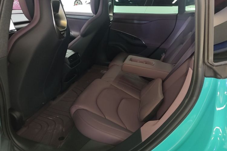 MI SU7 2025 car image #17