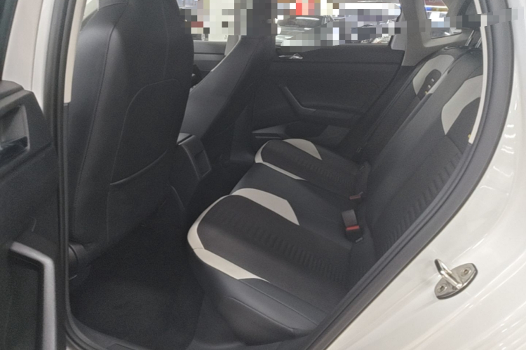 Volkswagen Polo 2020 car image #17