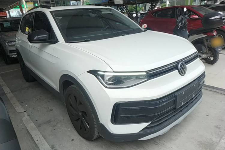 Volkswagen Tharu 2025 صورة سيارة #6