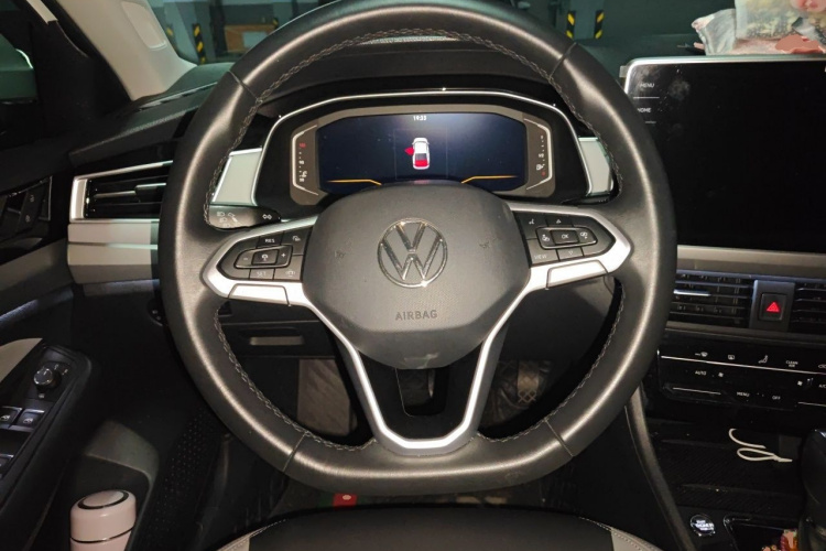 Volkswagen Bora 2024 car image #11