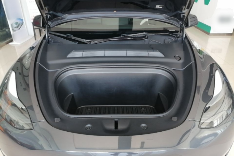 Tesla Model Y 2024 #20 Tesla Model Y 2024 car image #20