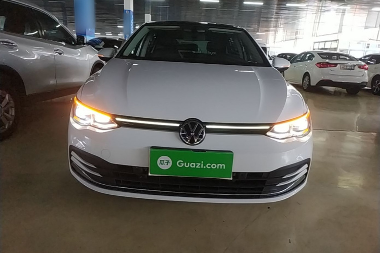 Volkswagen Golf 2022 car image #3