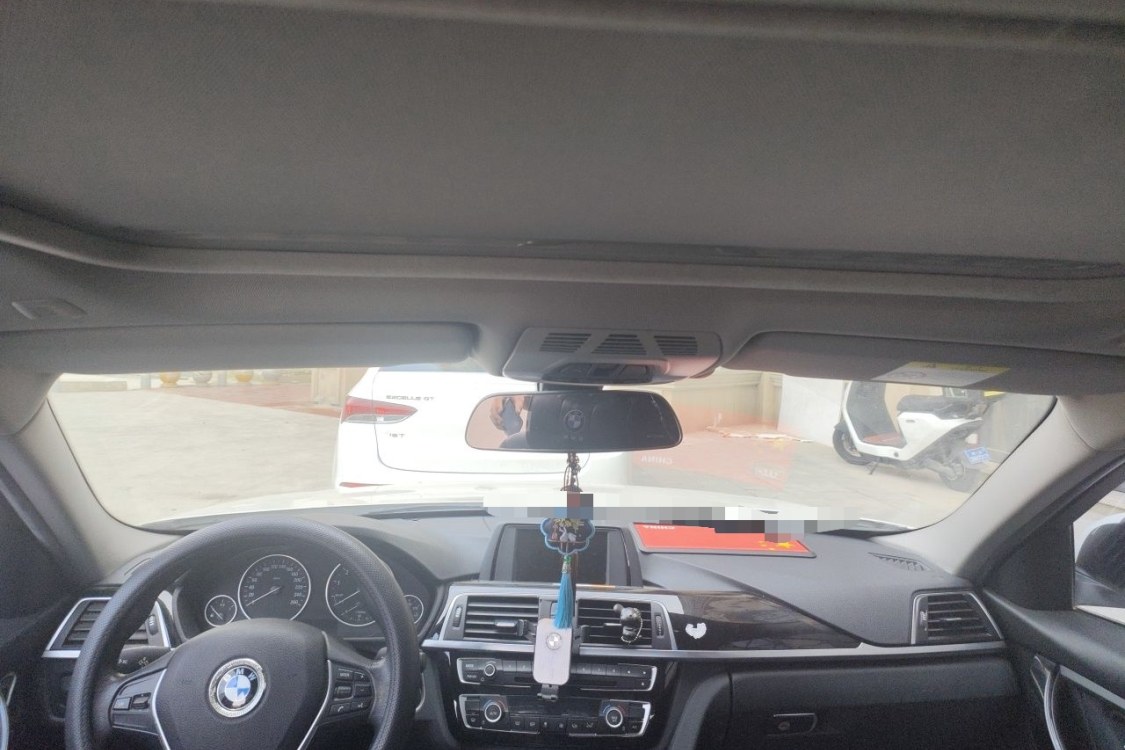 BMW 3 Series 2017 car image #22
