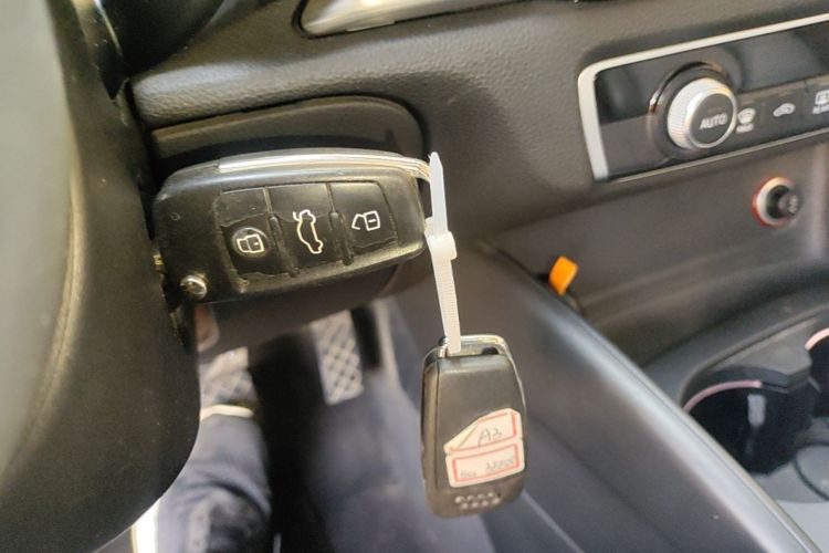 Audi A3 2016 car image #9