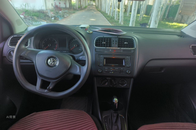 Volkswagen Polo 2016 car image #11