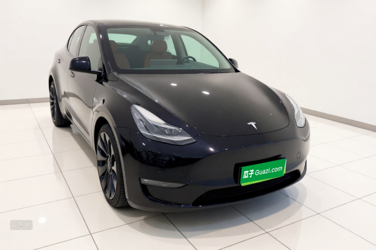 Tesla Model Y 2023 car image #4