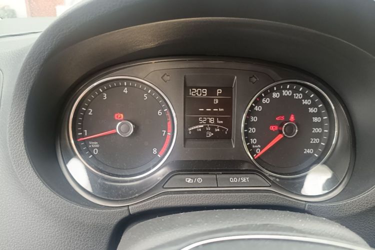 Volkswagen Polo 2017 car image #12