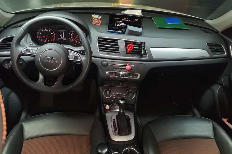 Audi Q3 2019 car image #7