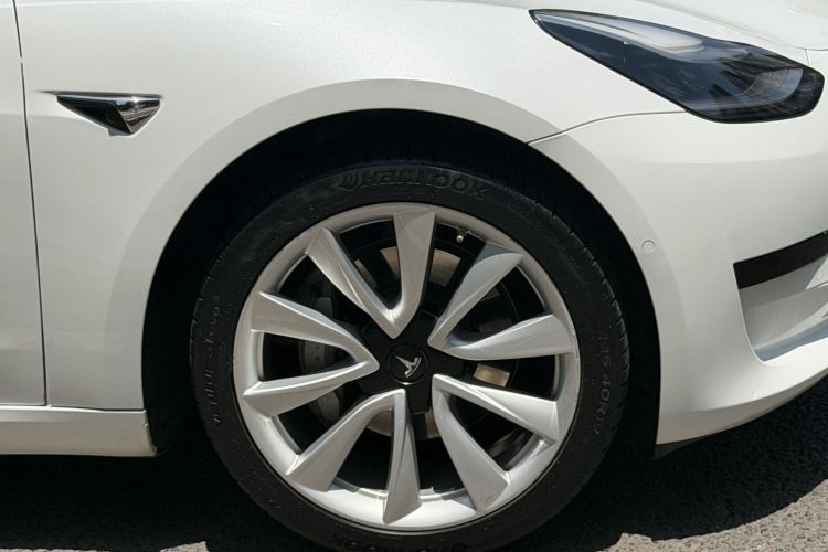 Tesla Model 3 2020 car image #6