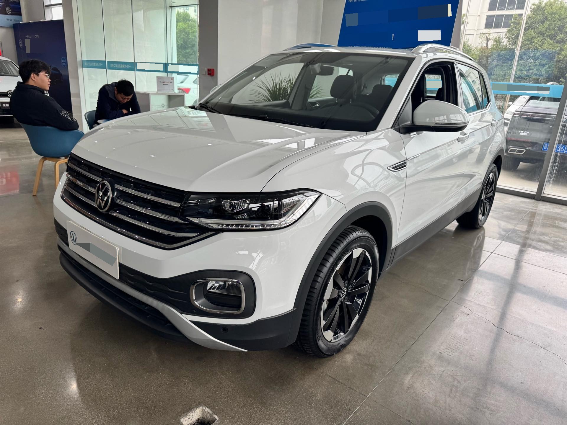 2020 immagine di auto 