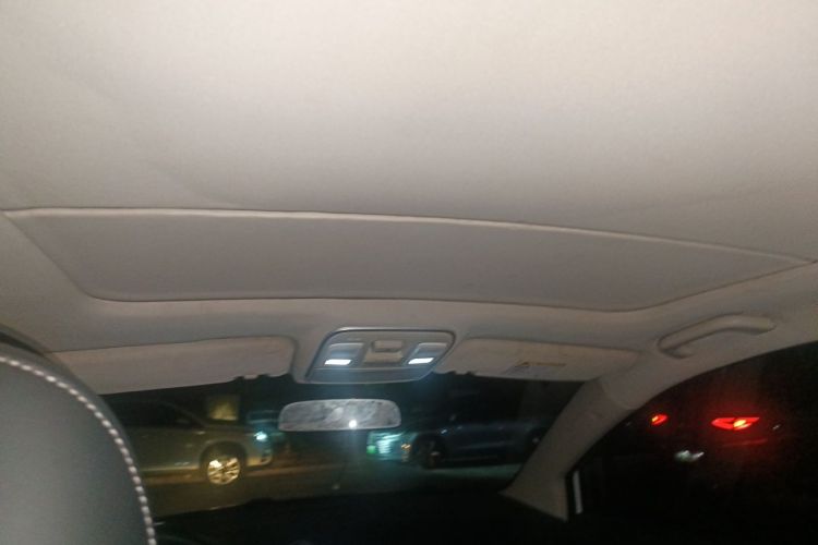 GEELY Emgrand GS 2017 car image #16