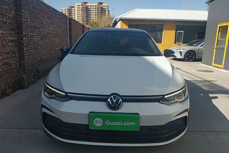 Volkswagen Golf 2022 car image #3