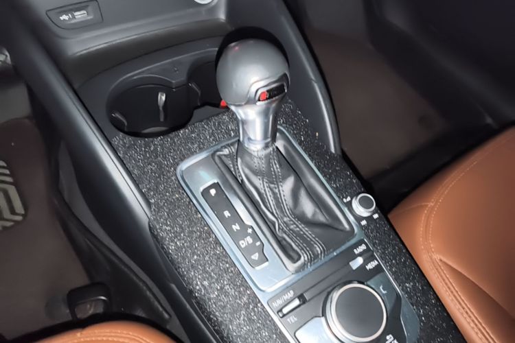 Audi A3 2019 car image #14
