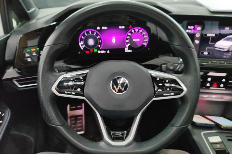 Volkswagen Golf 2021 car image #15