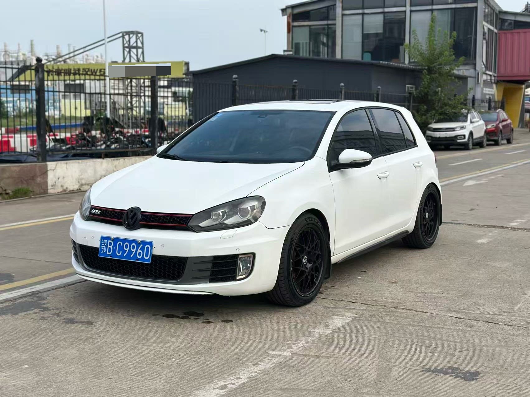 Volkswagen GolfGTI 2011 Volkswagen GolfGTI 2011 car image
