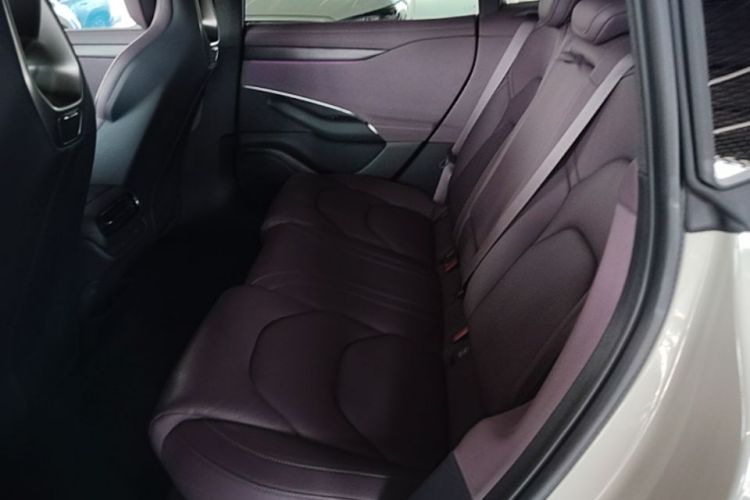 MI SU7 2025 car image #17