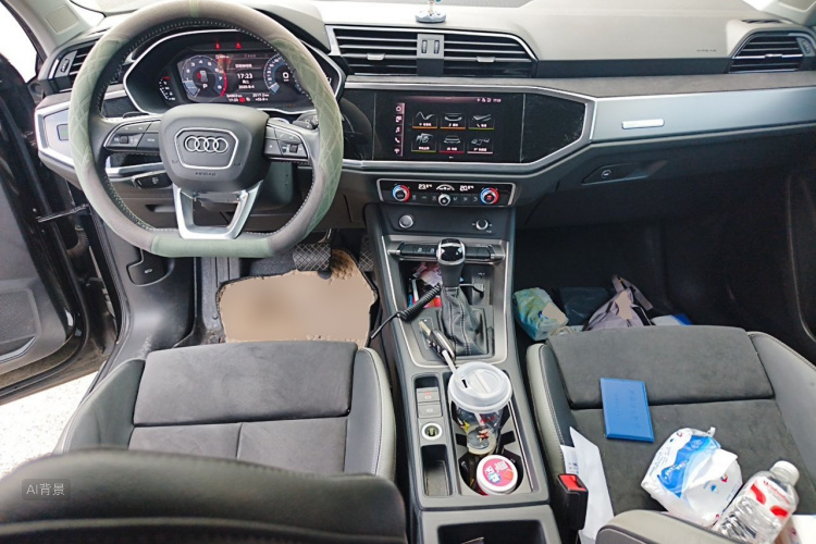 Audi Q3 2020 car image #11