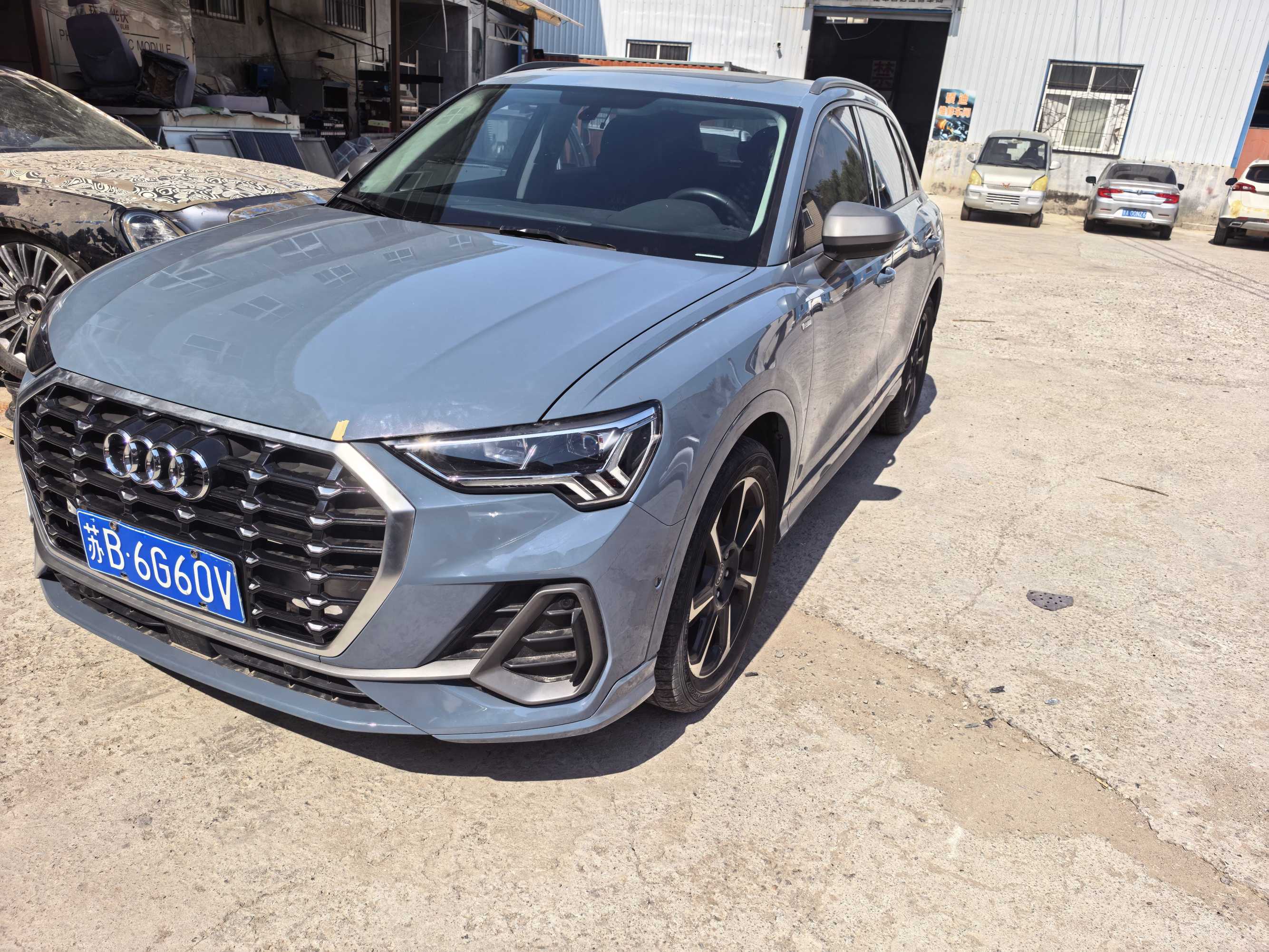 Audi Q3 2022 car image 