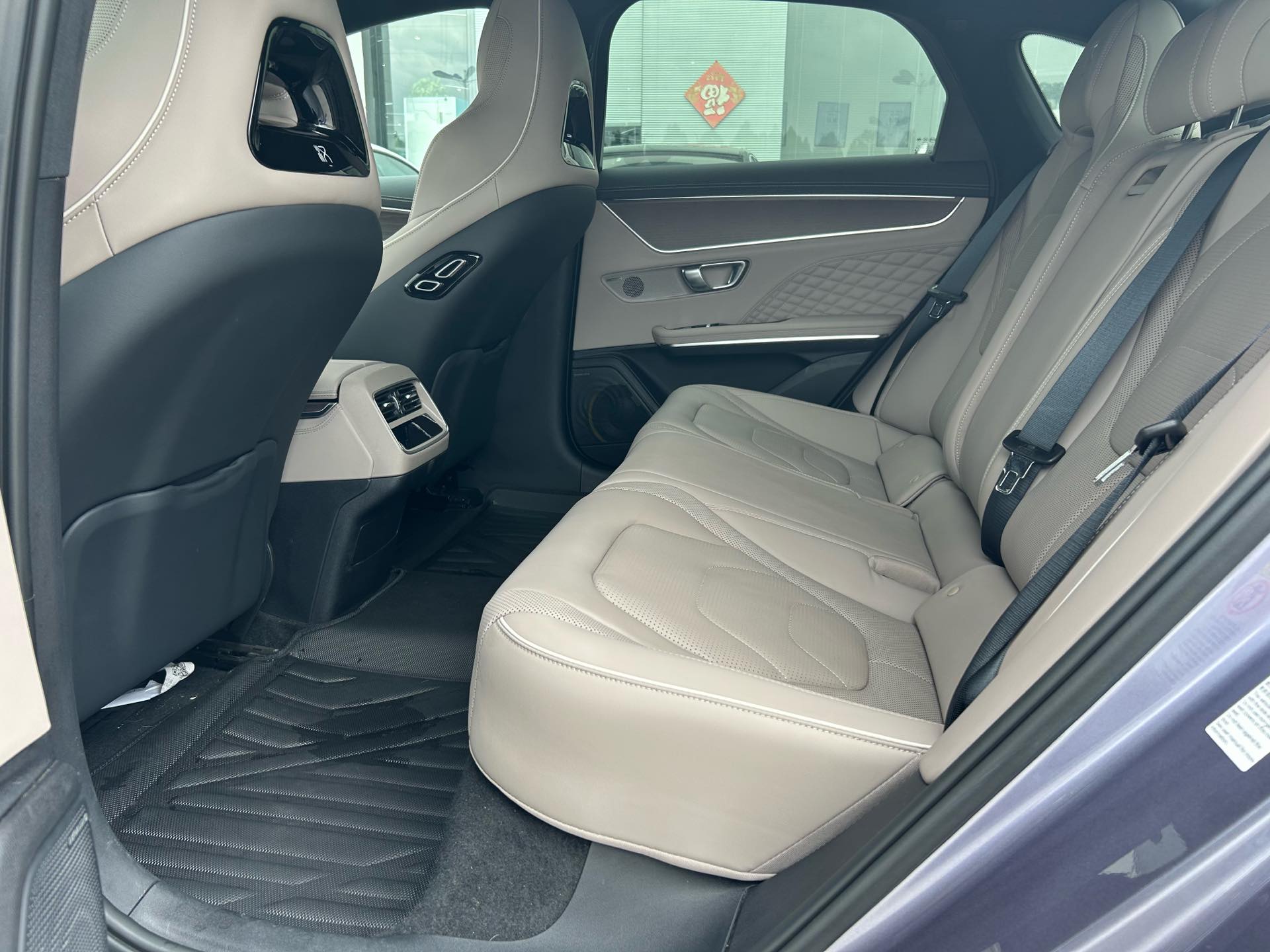 BYD Han 2024 car image #6