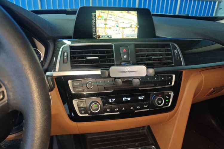 BMW 3 Series GT 2017 car image #13
