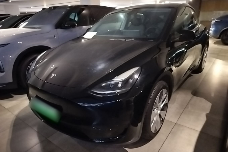 Tesla Model Y 2023 #2 Tesla Model Y 2023 car image #2