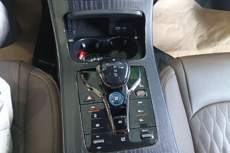 BYD Han 2023 car image #14