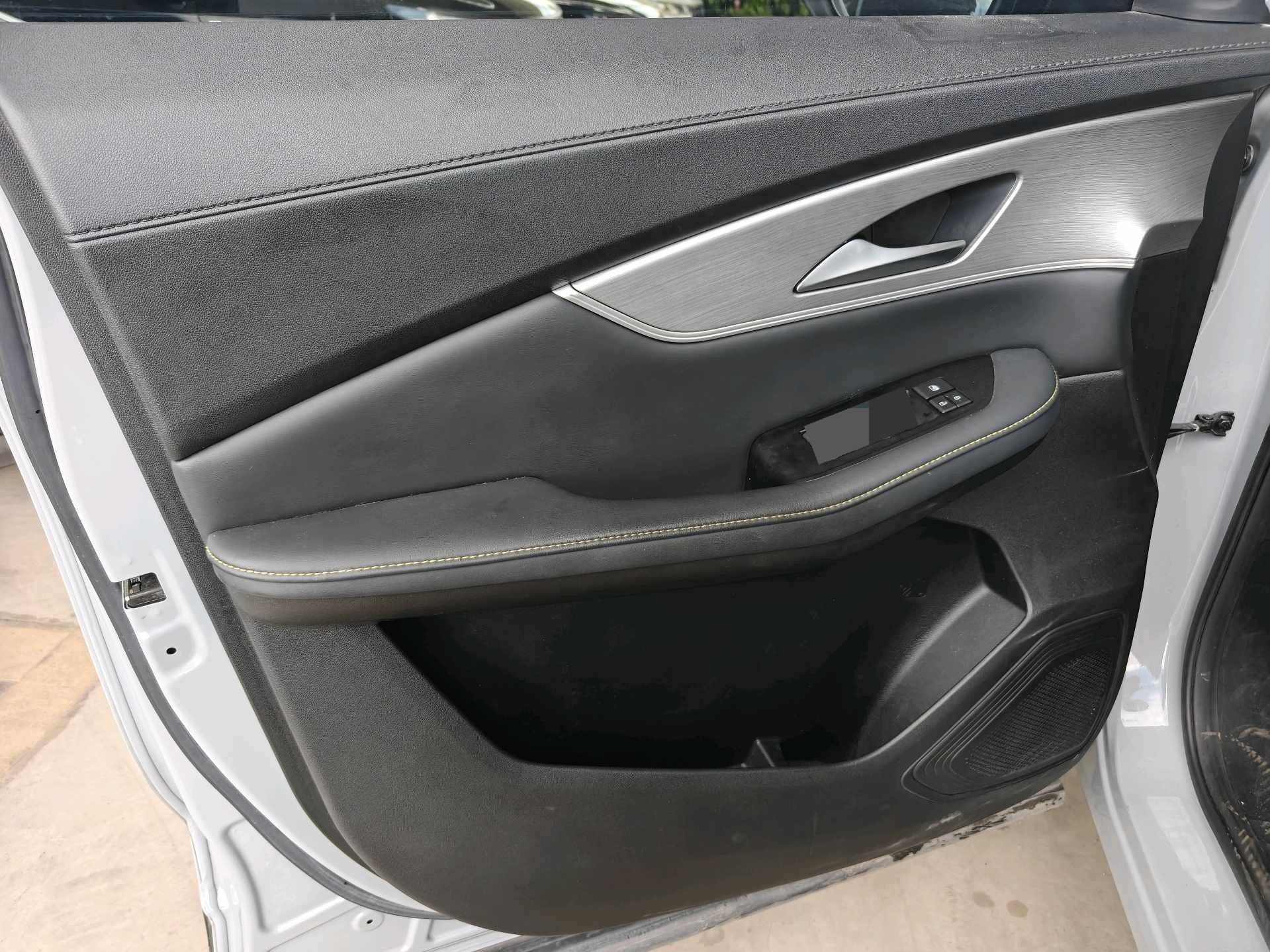 Forthing T5 EVO 2024 car image #9