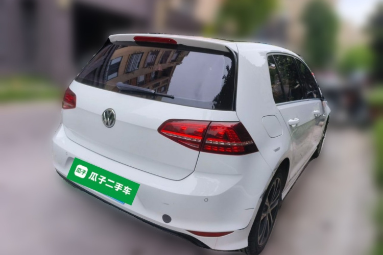 Volkswagen Golf 2018 car image #7