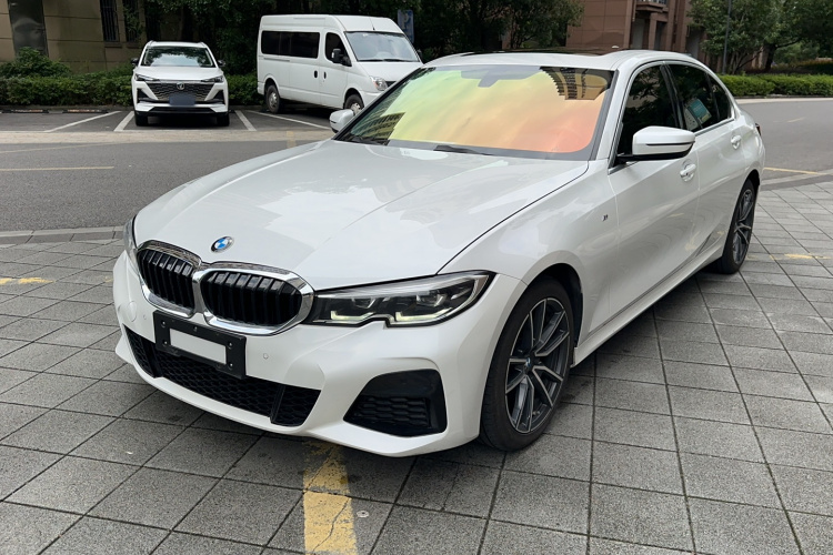BMW 3 Series 2022 car image #2