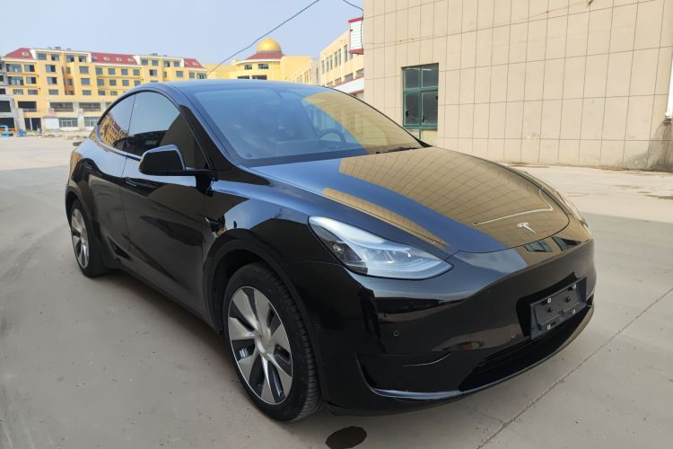Tesla Model Y 2023 car image #4