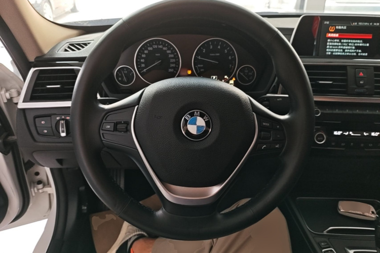 BMW 3 Series 2018 #15 BMW 3 Series 2018 car image #15