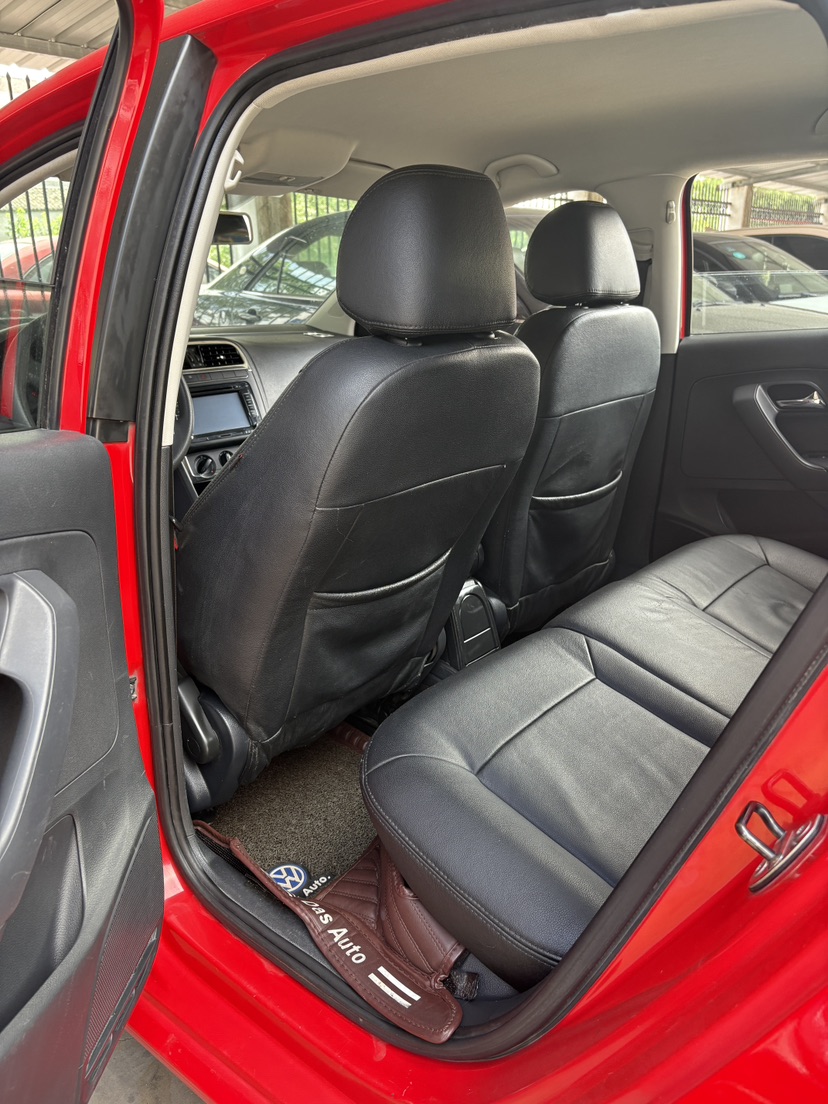 Volkswagen Polo 2013 car image #6