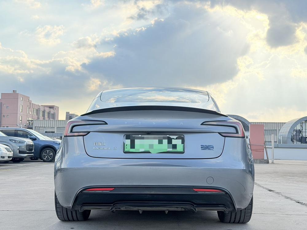 Tesla Model 3 2025 car image #5