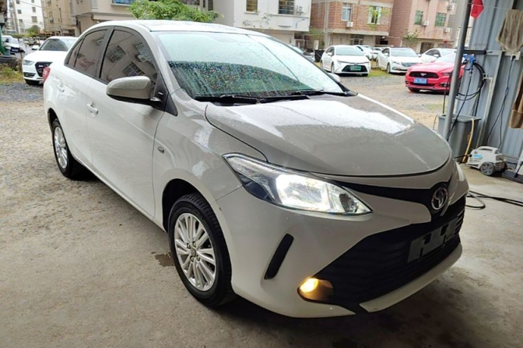 Toyota Vios 2018 immagine di auto #4