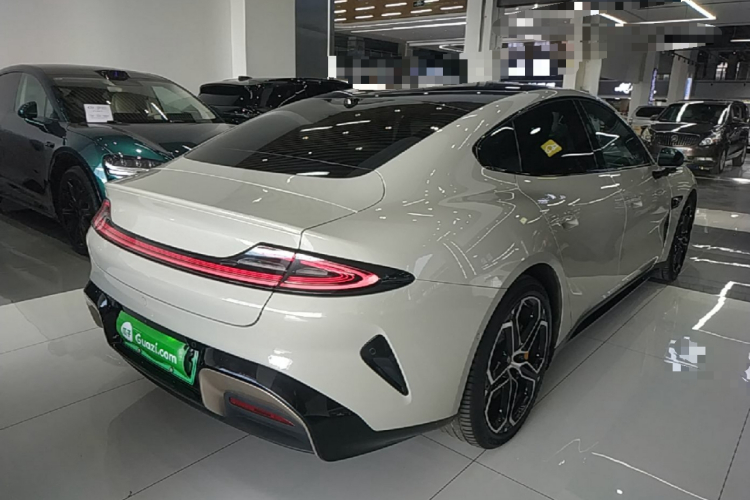 MI SU7 2025 car image #7