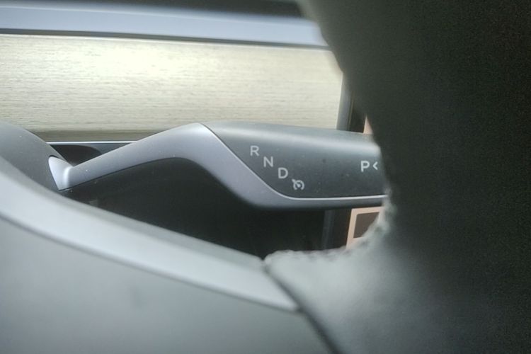 Tesla Model Y 2022 #19 Tesla Model Y 2022 car image #19