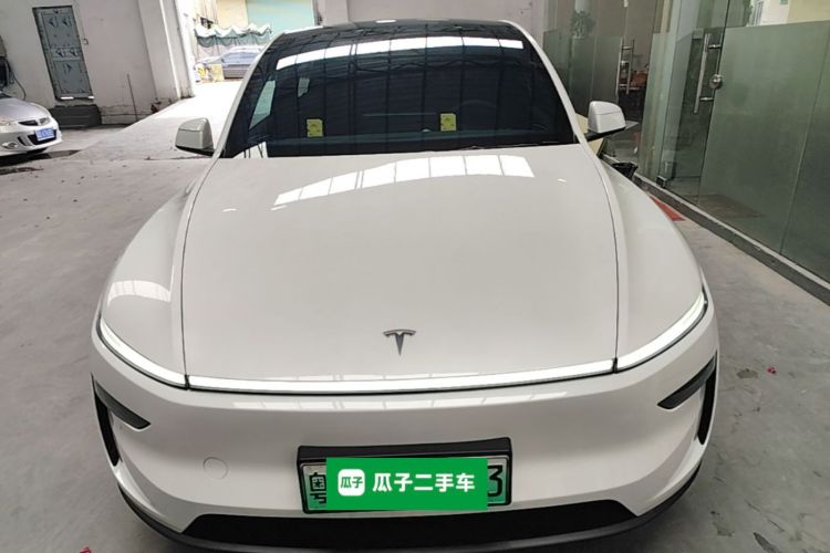 Tesla Model Y 2026 #3 Tesla Model Y 2026 car image #3