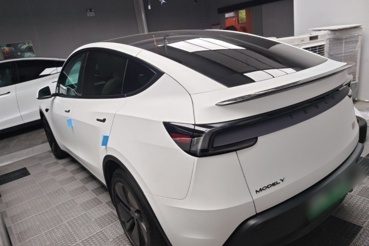 Tesla Model Y 2025 #7 Tesla Model Y 2025 صورة سيارة #7