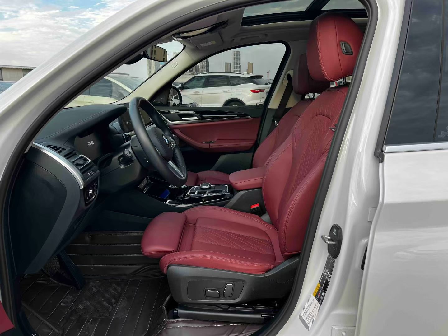 BMW iX3 2025 #2 BMW iX3 2025 car image #2