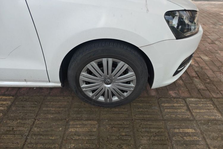 Volkswagen Polo 2019 car image #6