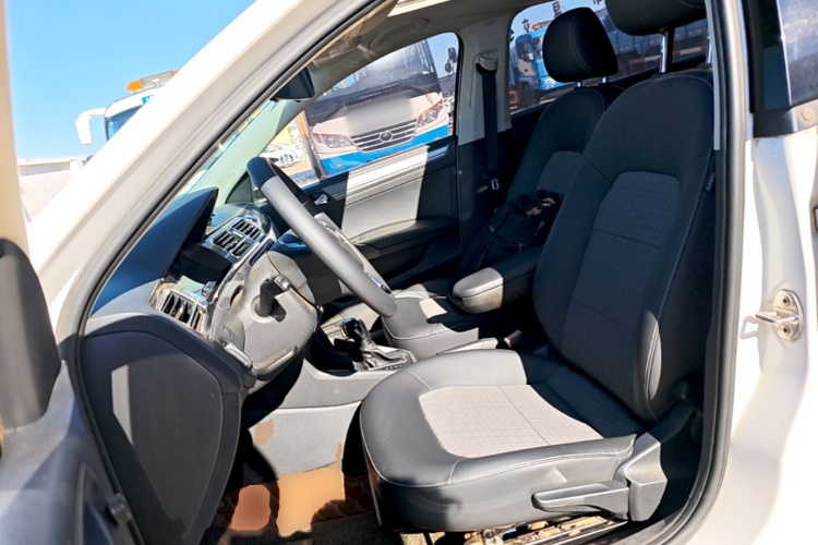 Volkswagen Santana 2016 imagen de coche #15