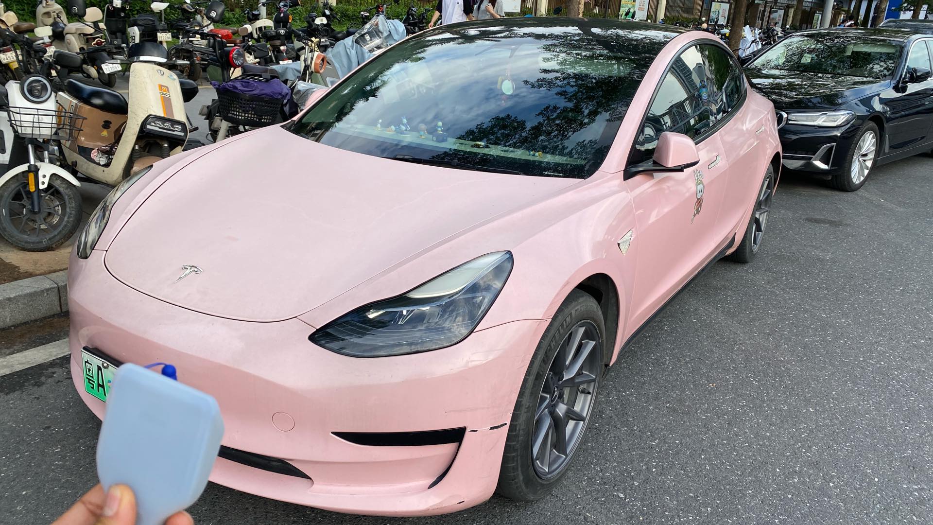 Tesla Model 3 2021 car image 