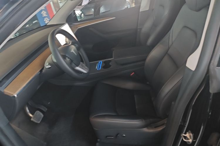 Tesla Model Y 2022 #15 Tesla Model Y 2022 car image #15